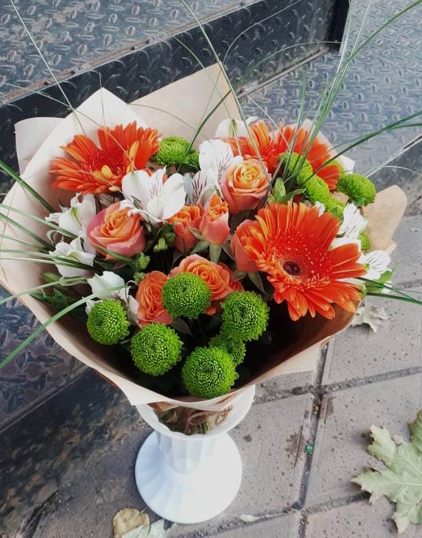 Букет цветов из: Герберы, Хризантемы, Альстромерии и Розы в Северобайкальске
