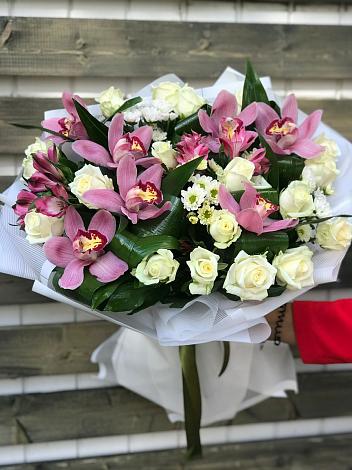 Букет цветов из: Розы и Хризантемы в Северобайкальске