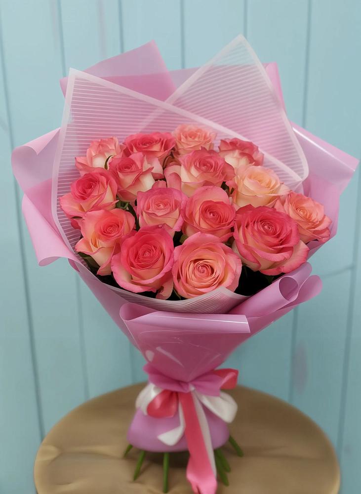 Букет 15 Розовых роз Равель в Северобайкальске