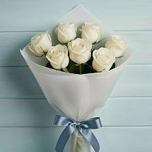 Букет 7 Белых роз Эдлесс Лав в Северобайкальске