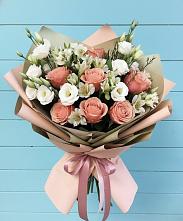 Букет цветов из:  Розы, Альстромерии и Лизиантусы в Северобайкальске