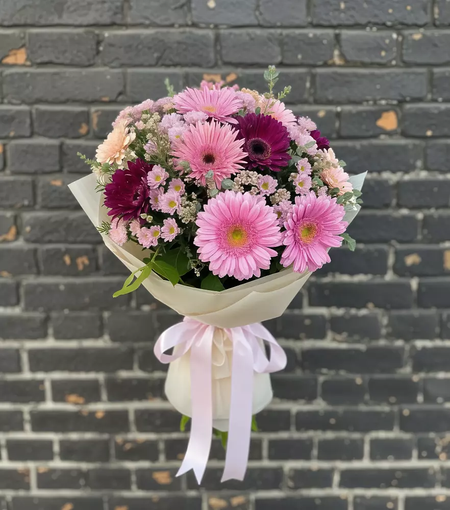 Букет цветов из: Герберы и Хризантемы в Северобайкальске