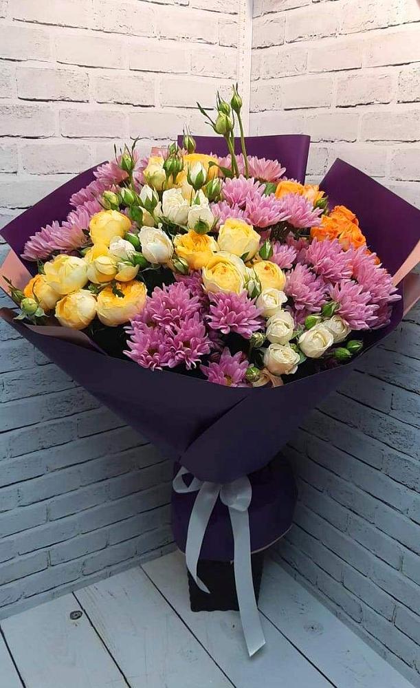 Букет цветов из: Хризантемы и Розы в Северобайкальске