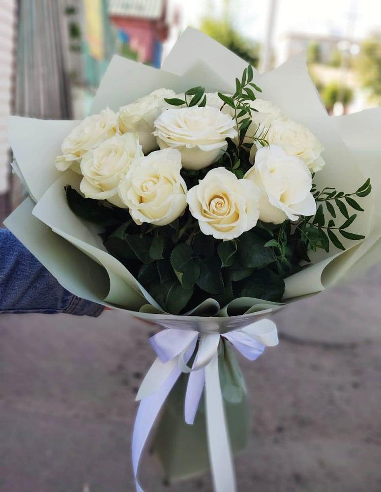 Букет Белые розы Проуд в Северобайкальске