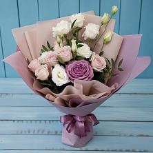 Букет цветов из:  Розы и Лизиантусы в Северобайкальске
