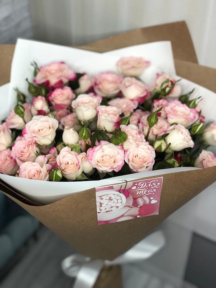 Букет цветов из: Розы в Северобайкальске