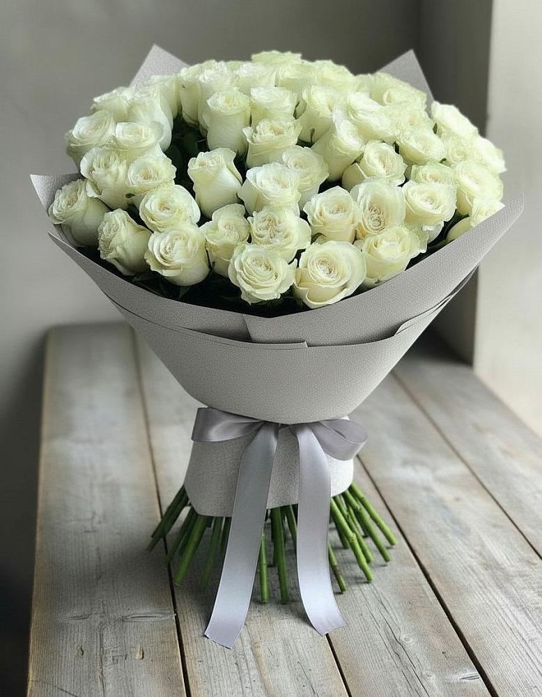 Букет 35 Белых роз в Северобайкальске