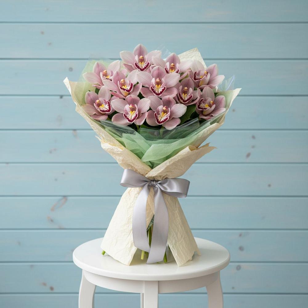 Букет цветов из: Орхидеи и Розы в Северобайкальске