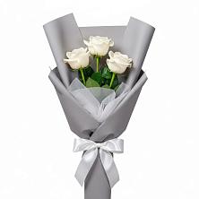 Букет 3 белые розы в Северобайкальске