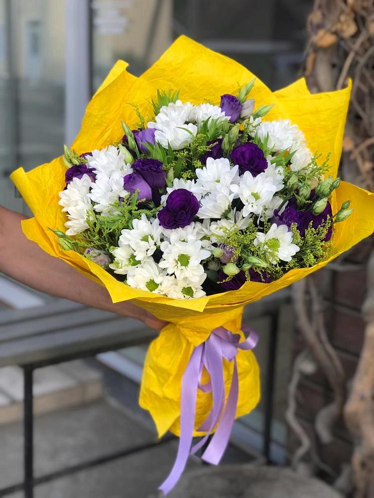 Букет цветов из: Ирисы, Хризантемы и Ромашки в Северобайкальске