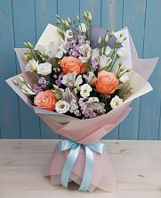 Букет цветов из:  Лизиантусы, Розы, Альстромерии и Гипсофила в Северобайкальске