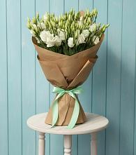 Букет цветов из:  Лизиантусы в Северобайкальске