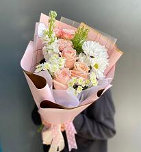 Букет цветов из:  Хризантемы и Розы в Северобайкальске