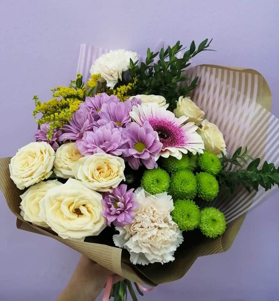 Букет цветов из: Хризантемы, Розы, Гвоздики и Герберы в Северобайкальске