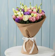 Букет цветов из:  Лизиантусы в Северобайкальске