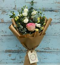 Букет цветов из:  Розы и Лизиантусы в Северобайкальске