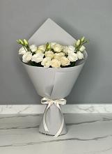 Букет цветов из:  Розы и Лизиантусы в Северобайкальске